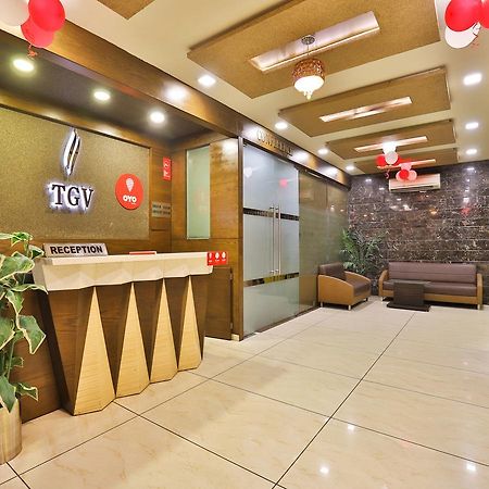 Oyo 13253 The Grand Vinayak Hotel Ahmedabad Exterior foto